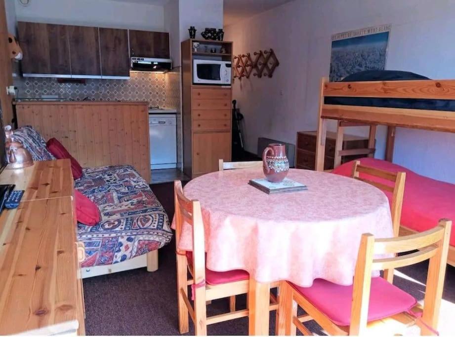 2 A 4 Pers Proximite Immediate Du Centre Chatel